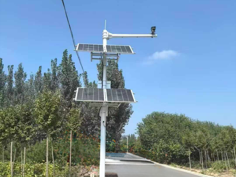 太陽(yáng)能供電系統(tǒng)：照亮江西山區(qū)道路監(jiān)控的綠色之路